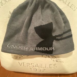 Under Armour grey & black beanie